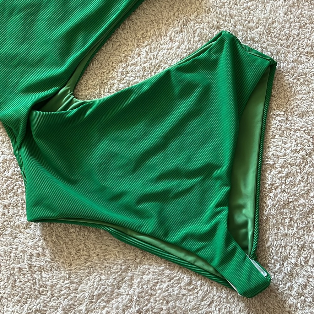 NEW Beach Riot Green Celine Cut Out One Piece Swimsuit Size Small - Picture 7 of 9